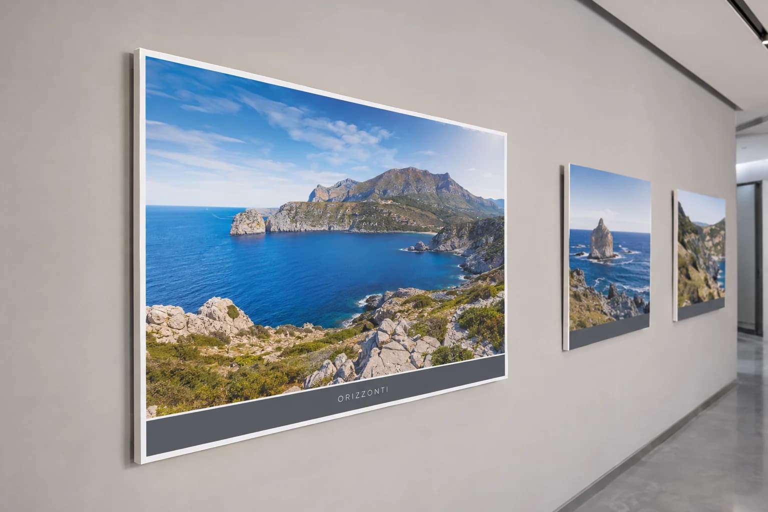 Esempio illustrativo di fotografie stampate su pannelli rigidi senza cornice per una mostra